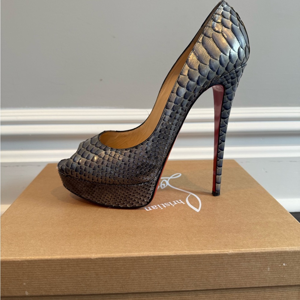 Christian Louboutin Silver Metallic Snakeskin Peep-Toe Pumps - Picture 4 of 9